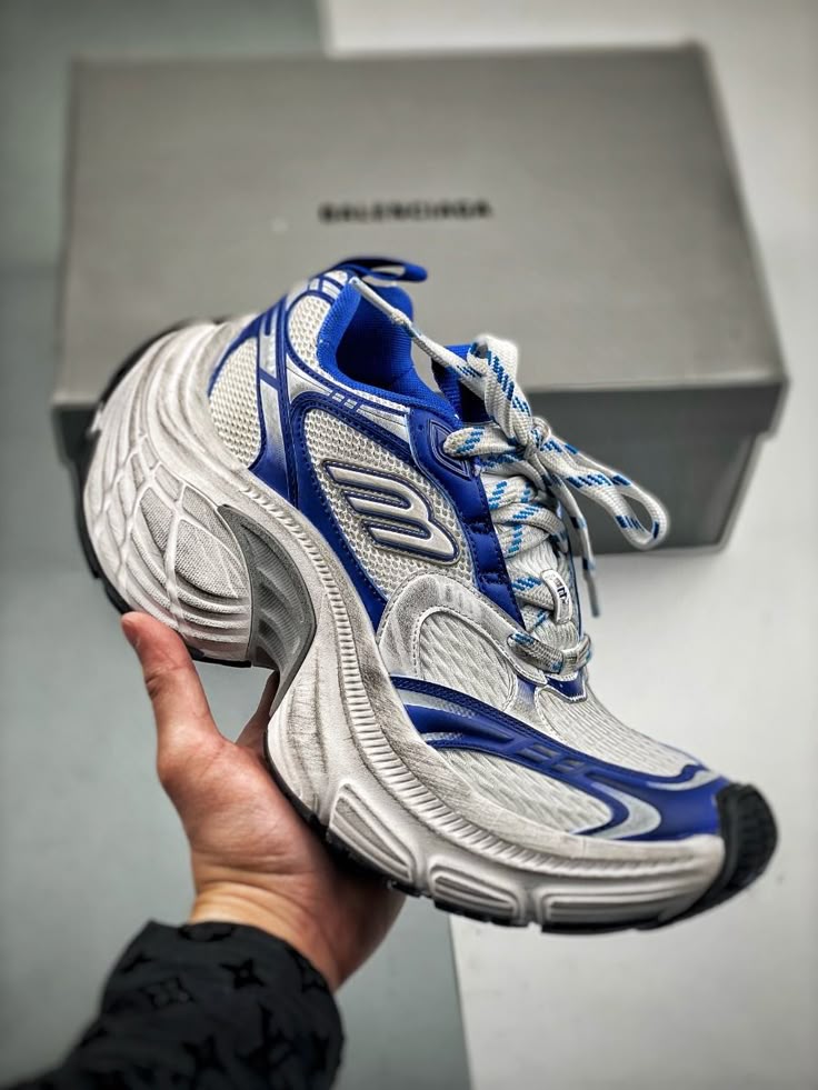 Balenciaga 10XL Sneakers
