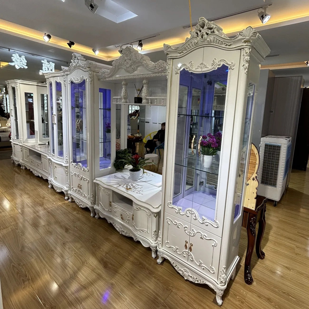 European-Style TV Cabinet Combination Wall