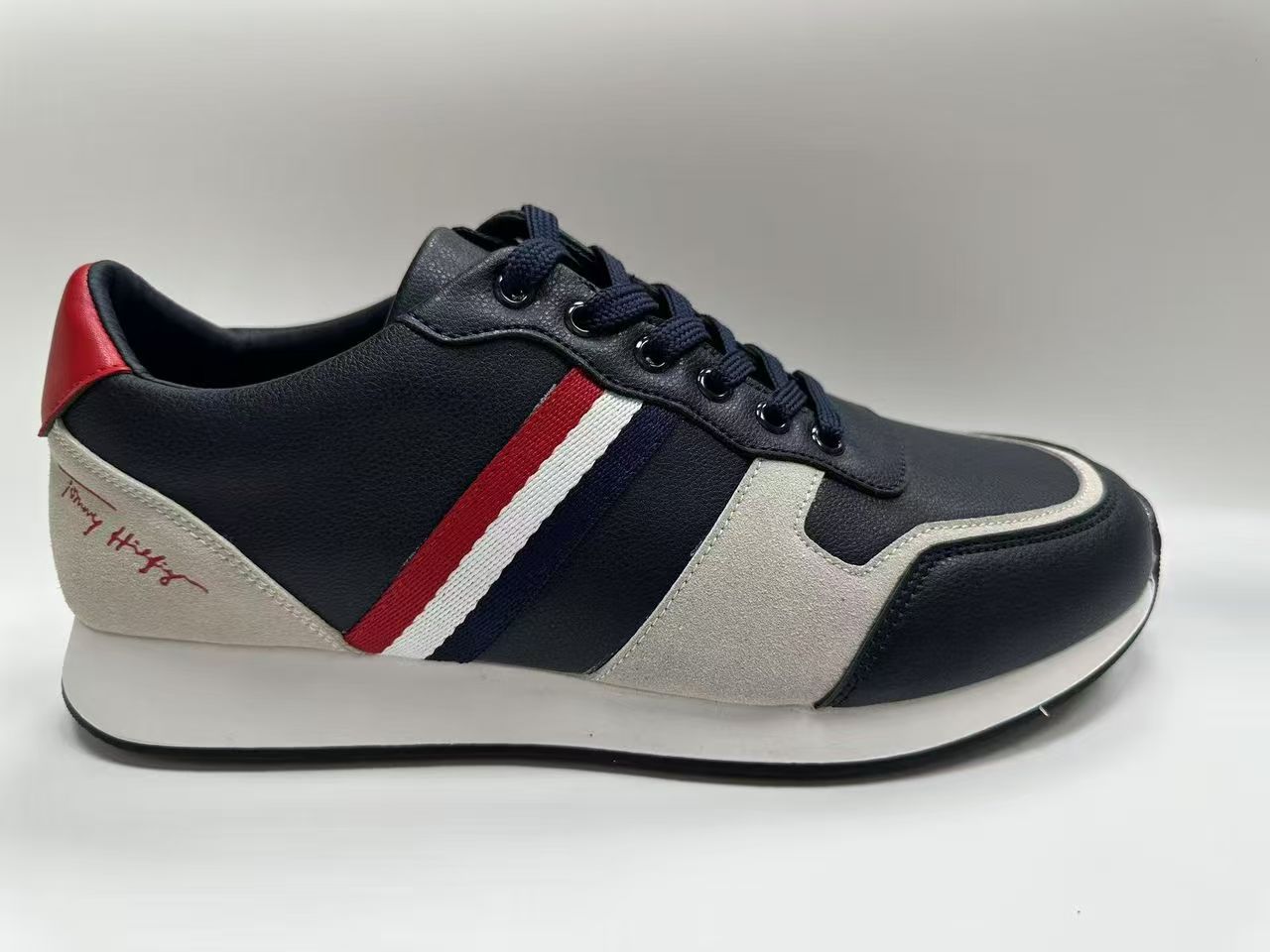 Tommy Hilfiger runners