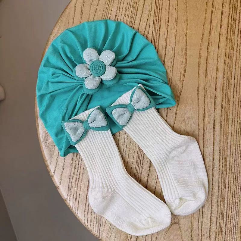 Baby hat and socks set